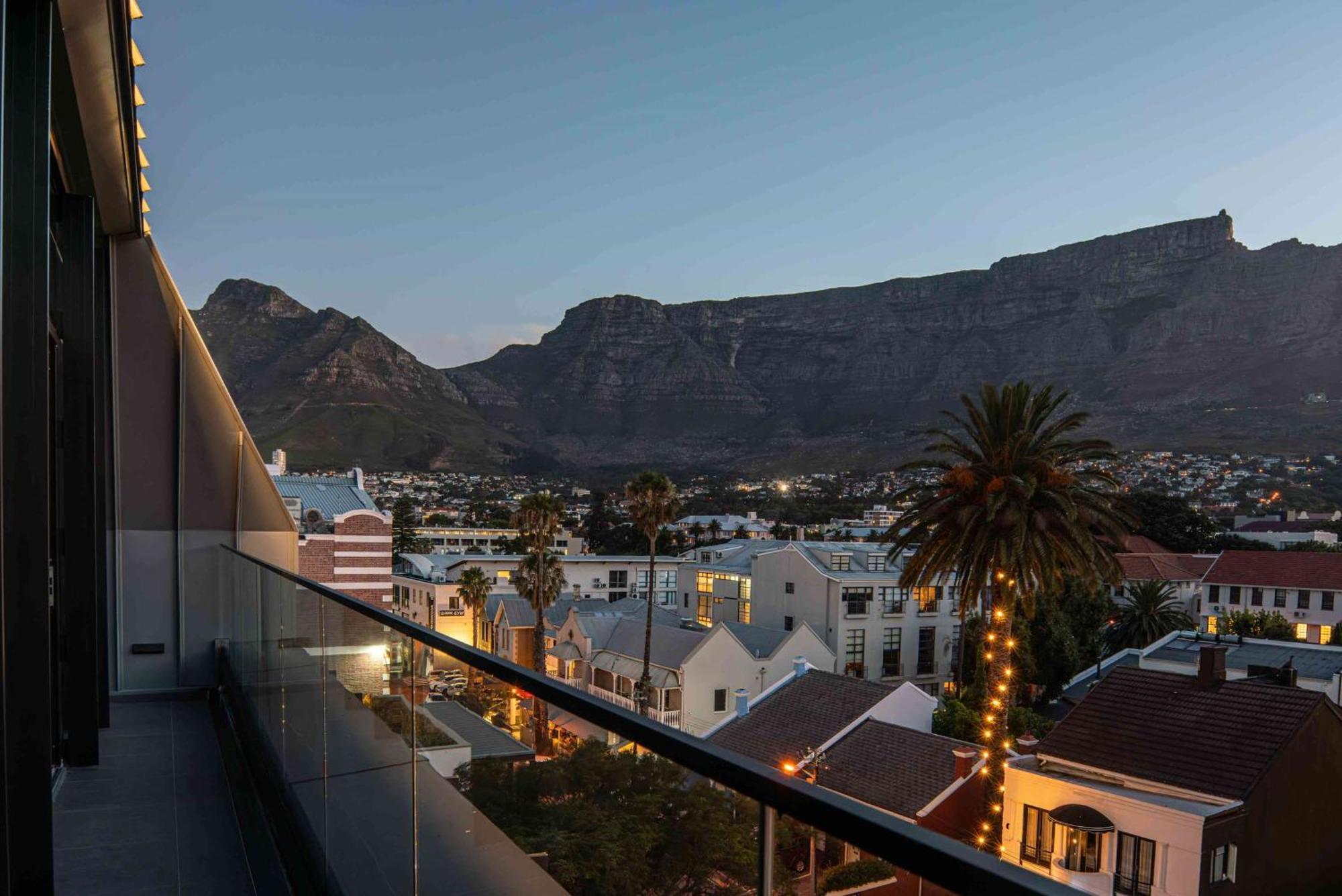 Canopy By Hilton Cape Town Longkloof Exterior foto